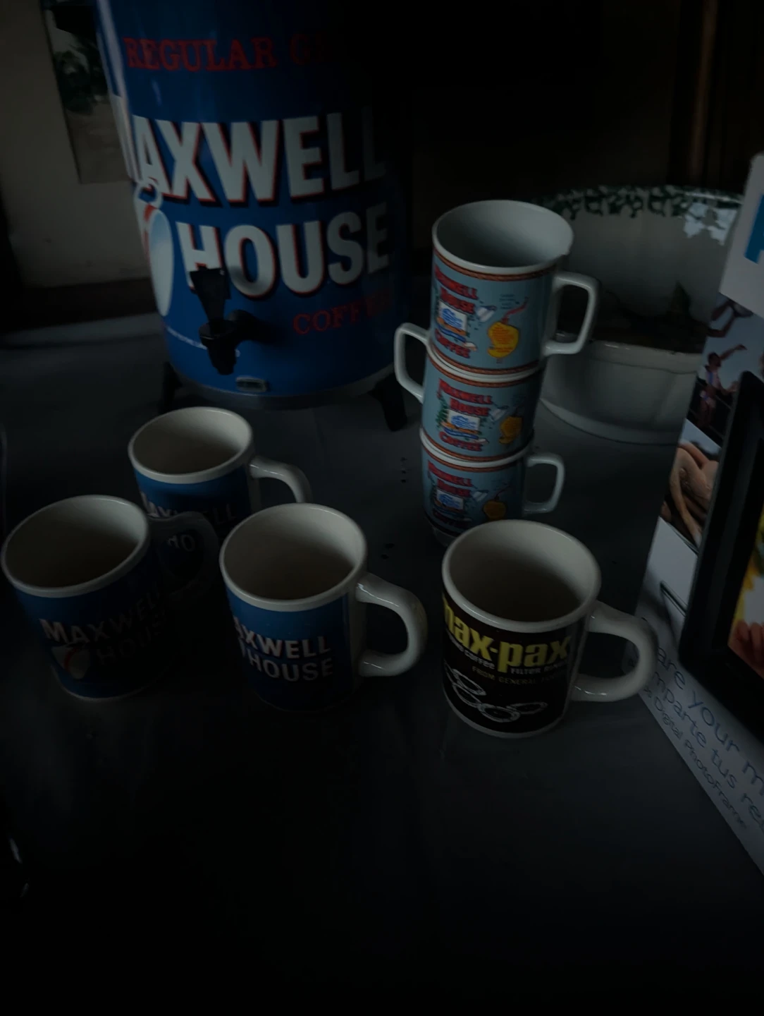 Maxwell House Coffee Dispenser and 7 Mugs Set - photo 3