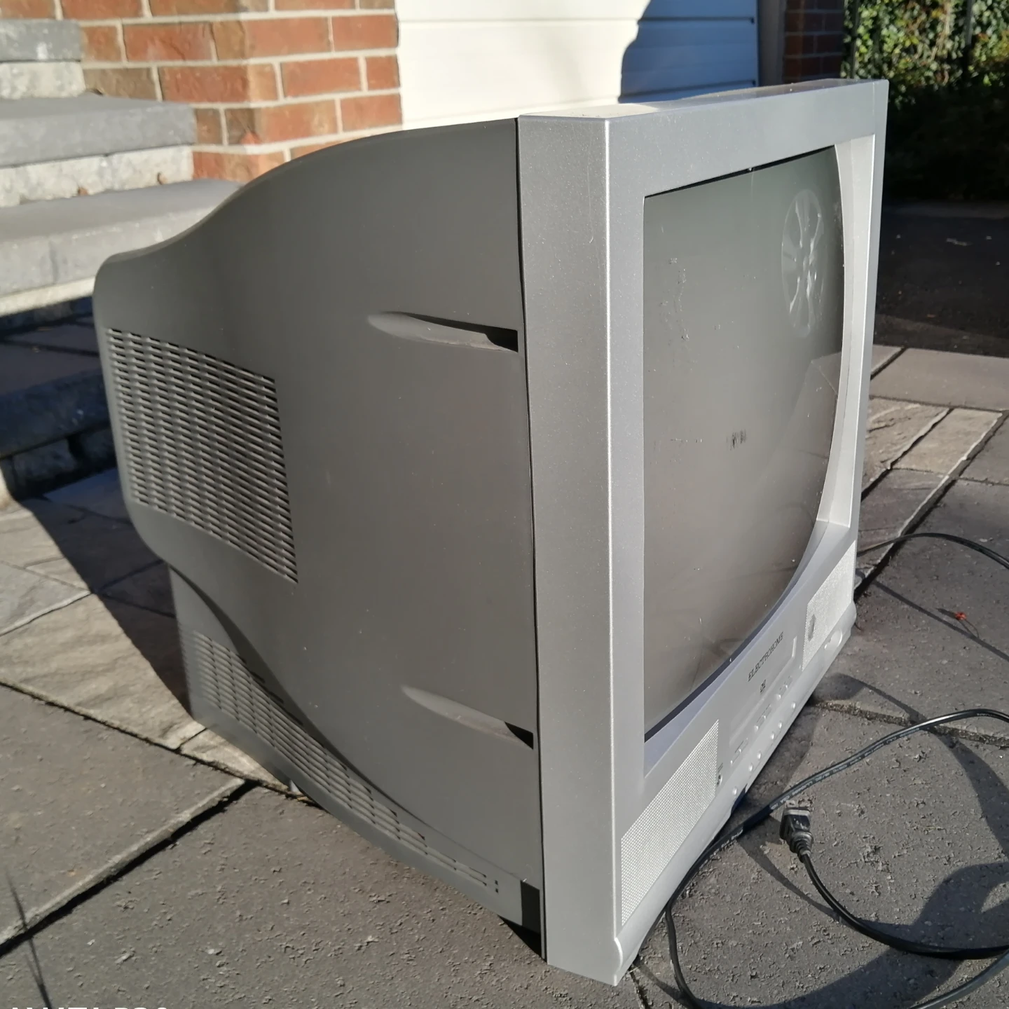 Electrohome 20 inch Colour TV with DVD Player - photo 4