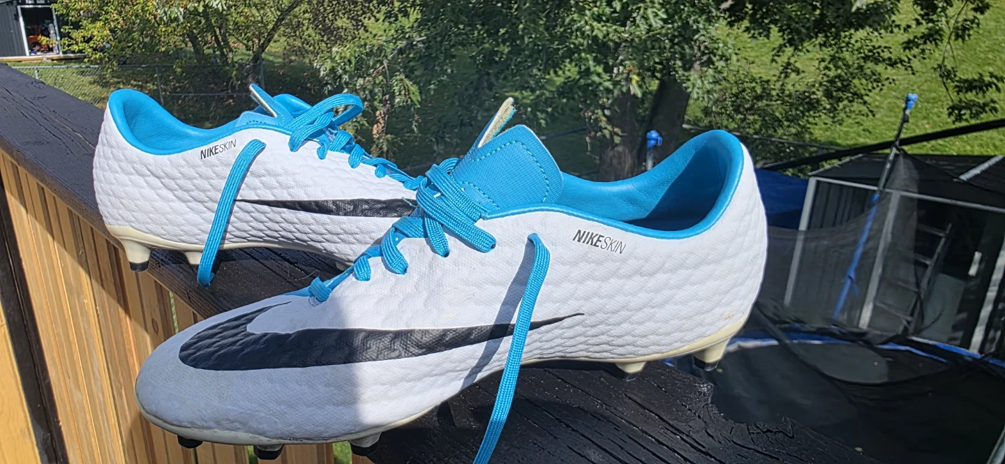 Nike Hypervenom Academy Soccer Cleats White/Blue Size 8
