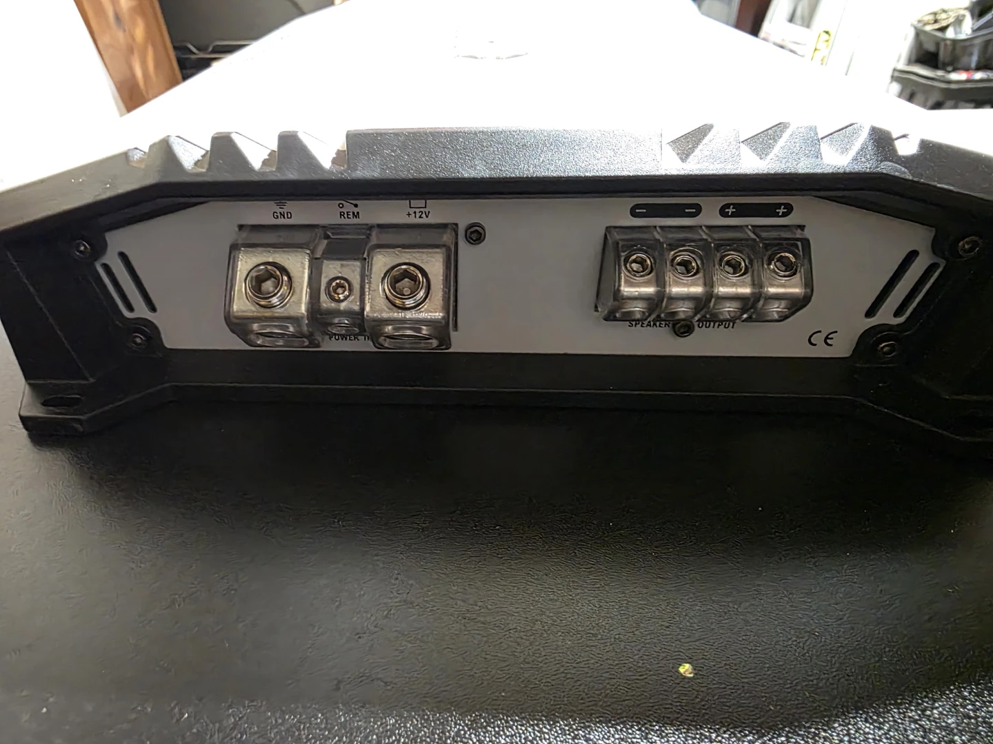 Class D car stereo amplifier  2000 watts, Hifonics Brutus - photo 2