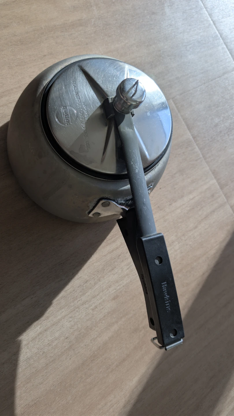 Hawkins Contura Black Pressure Cooker 3 Litre - photo 2