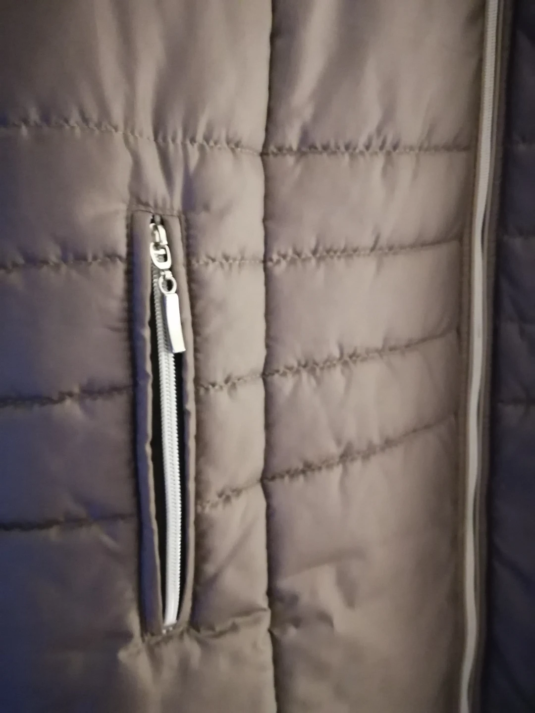 European (UK)Taupe Puffer Jacket with Faux Fur Hood. Fits XL - photo 3