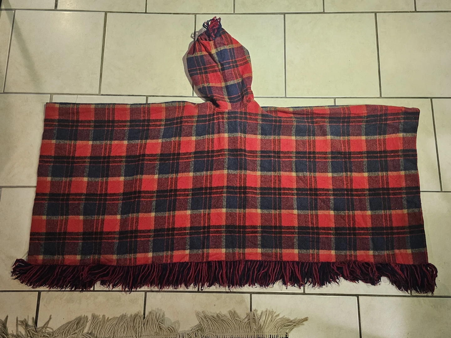 Vintage Wool Place Red Plaid Poncho - photo 5