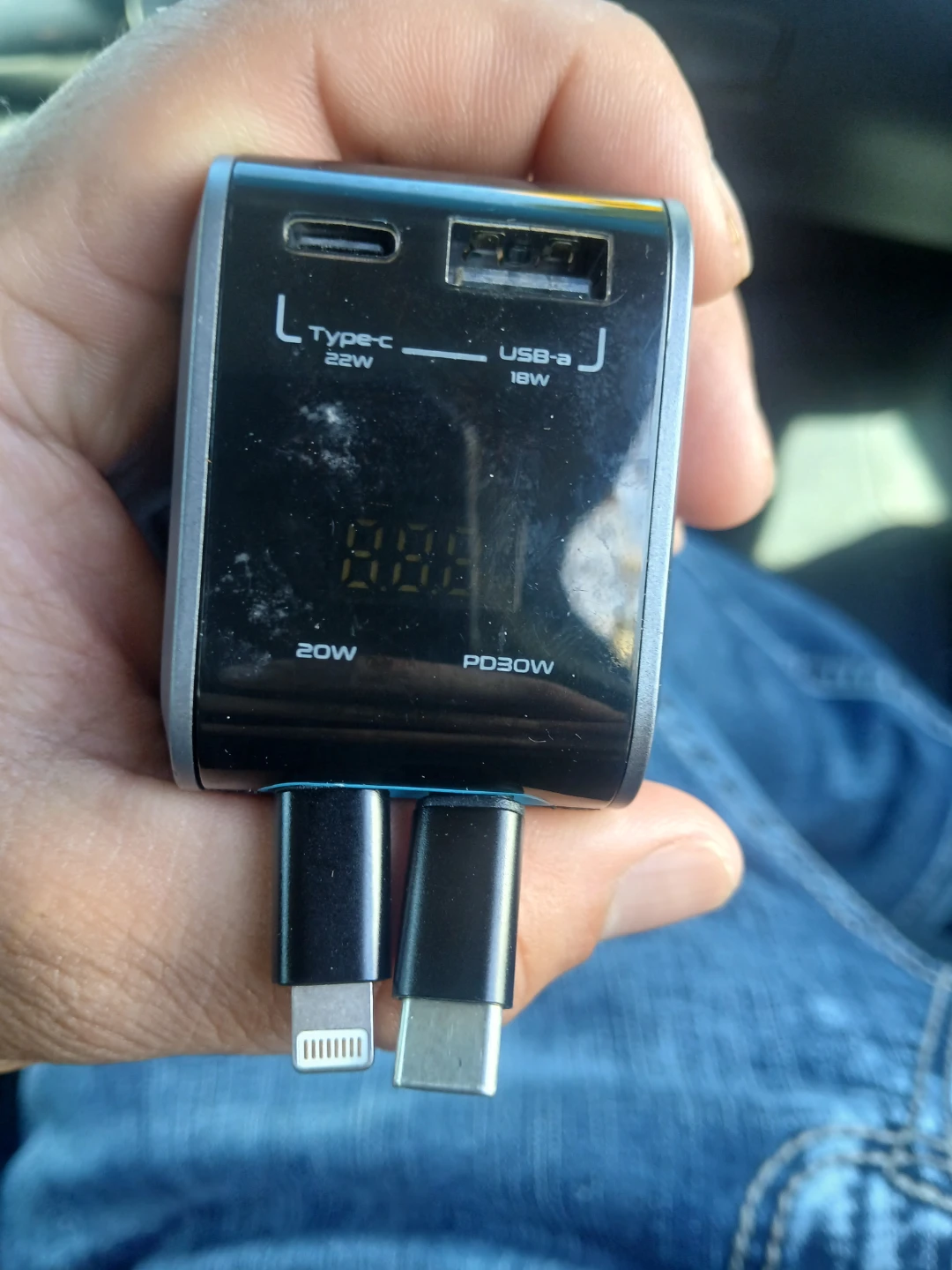 EWITCO Car Charger with Retractable Cables - photo 4