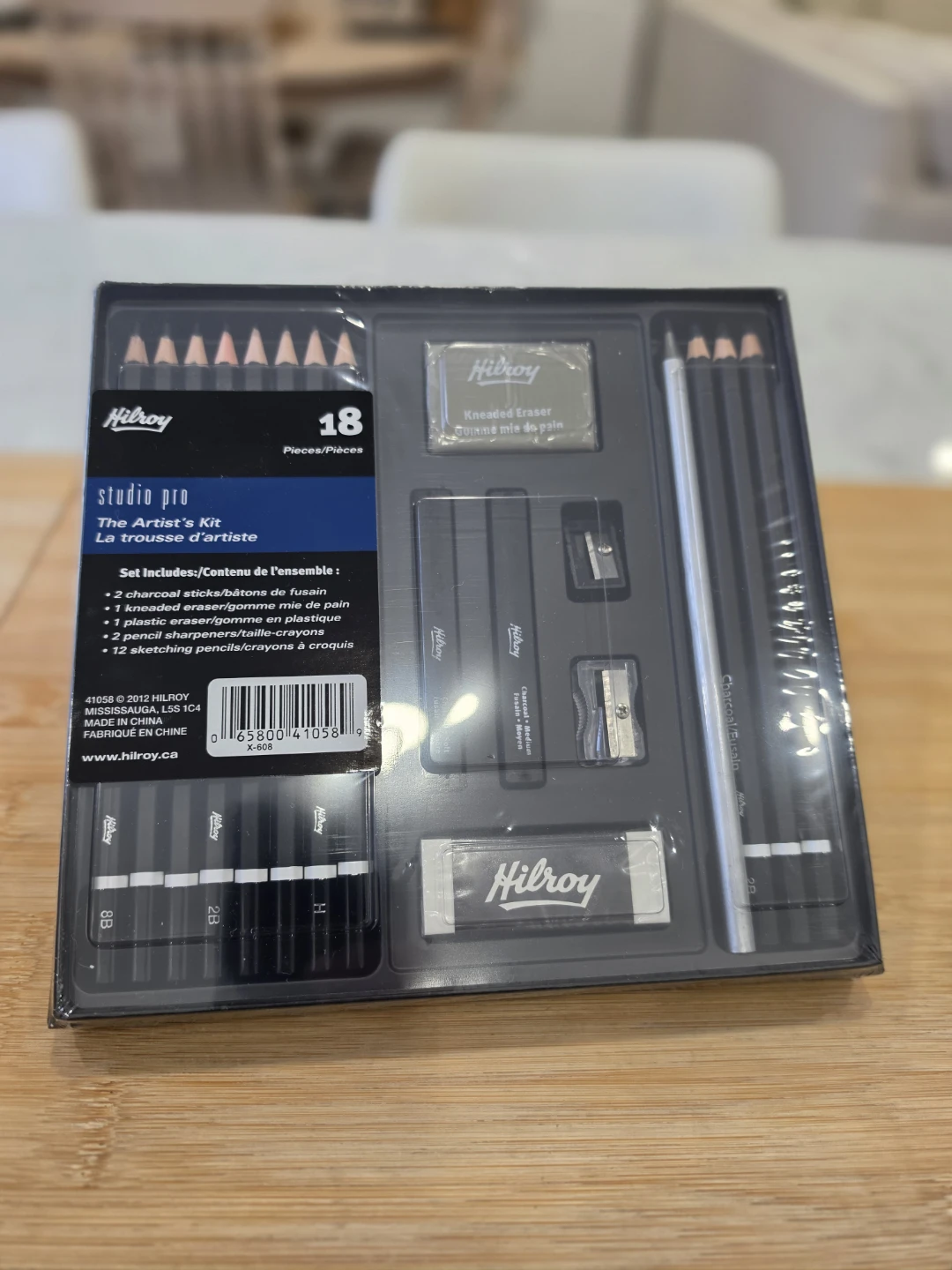 Hilroy Studio Pro Artist's Kit - 18 Pieces