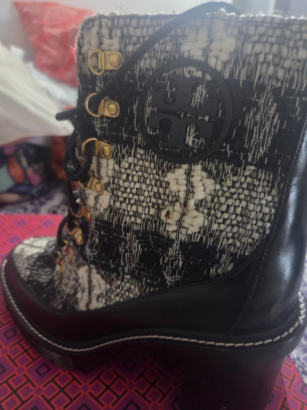 Tory burch lave up boots  size 9 - photo 2