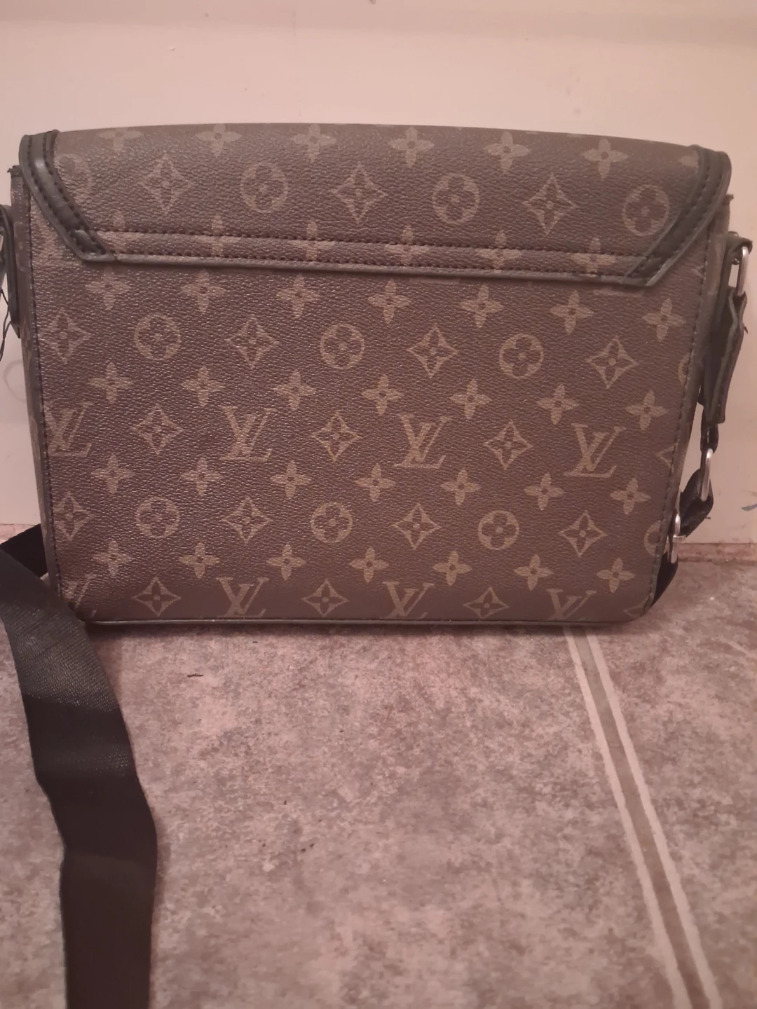 Louis Vuitton Monogram Messenger Bag - photo 2