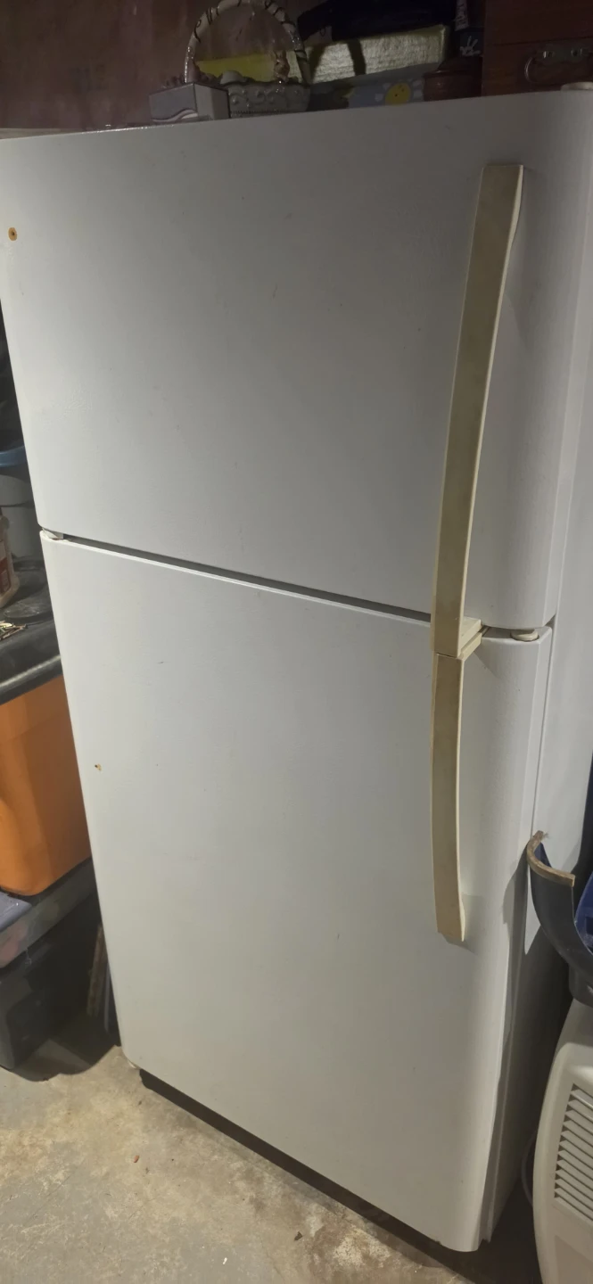 White Top-Freezer Refrigerator
