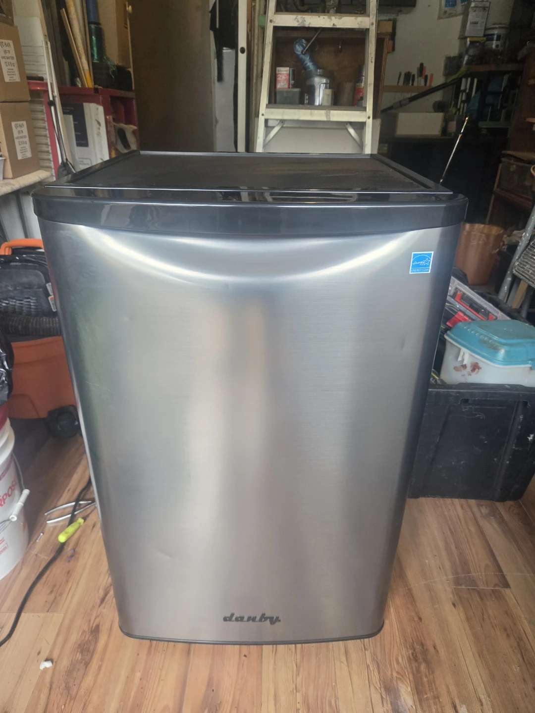 Danby Compact Mini Fridge - photo 2