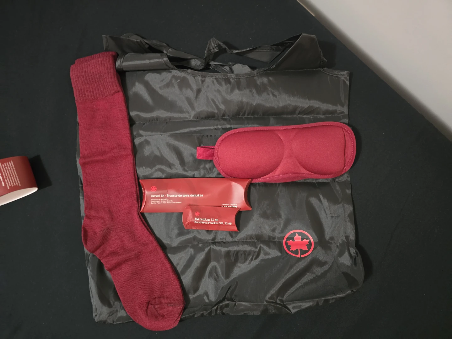 Air Canada Premium Economy Travel Kit - photo 2