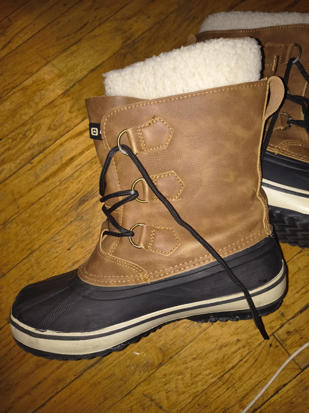 WOMANS OUTBOUND WATERPROOF BOOTS