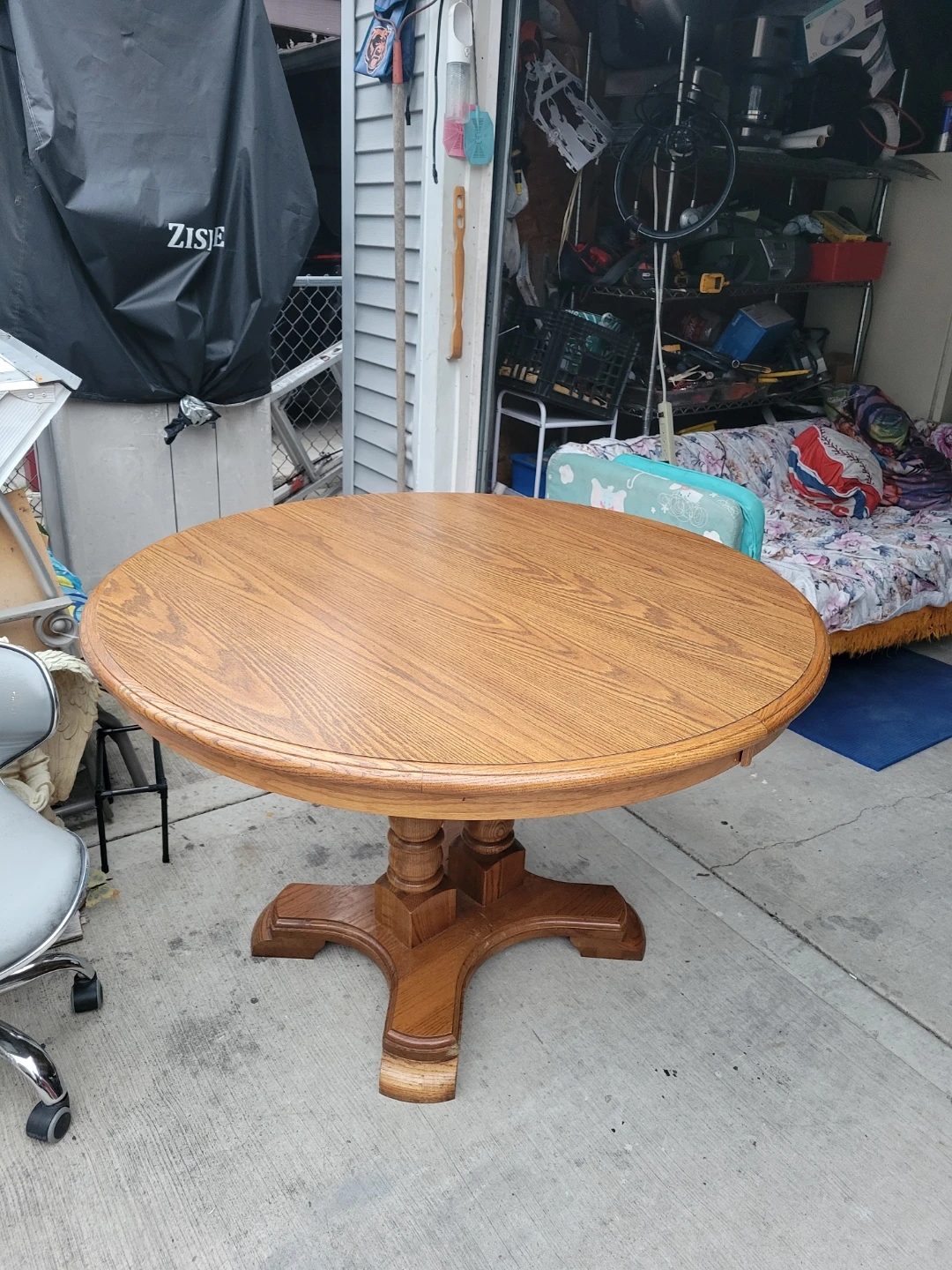 Cochrane Furniture Round Dining Table