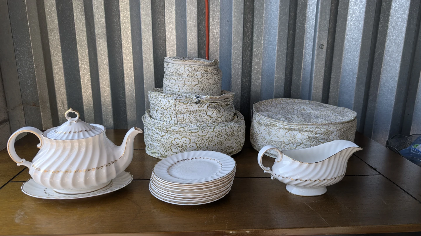 Royal Doulton Adrian (H.4816) 48pcs Dinnerware Set