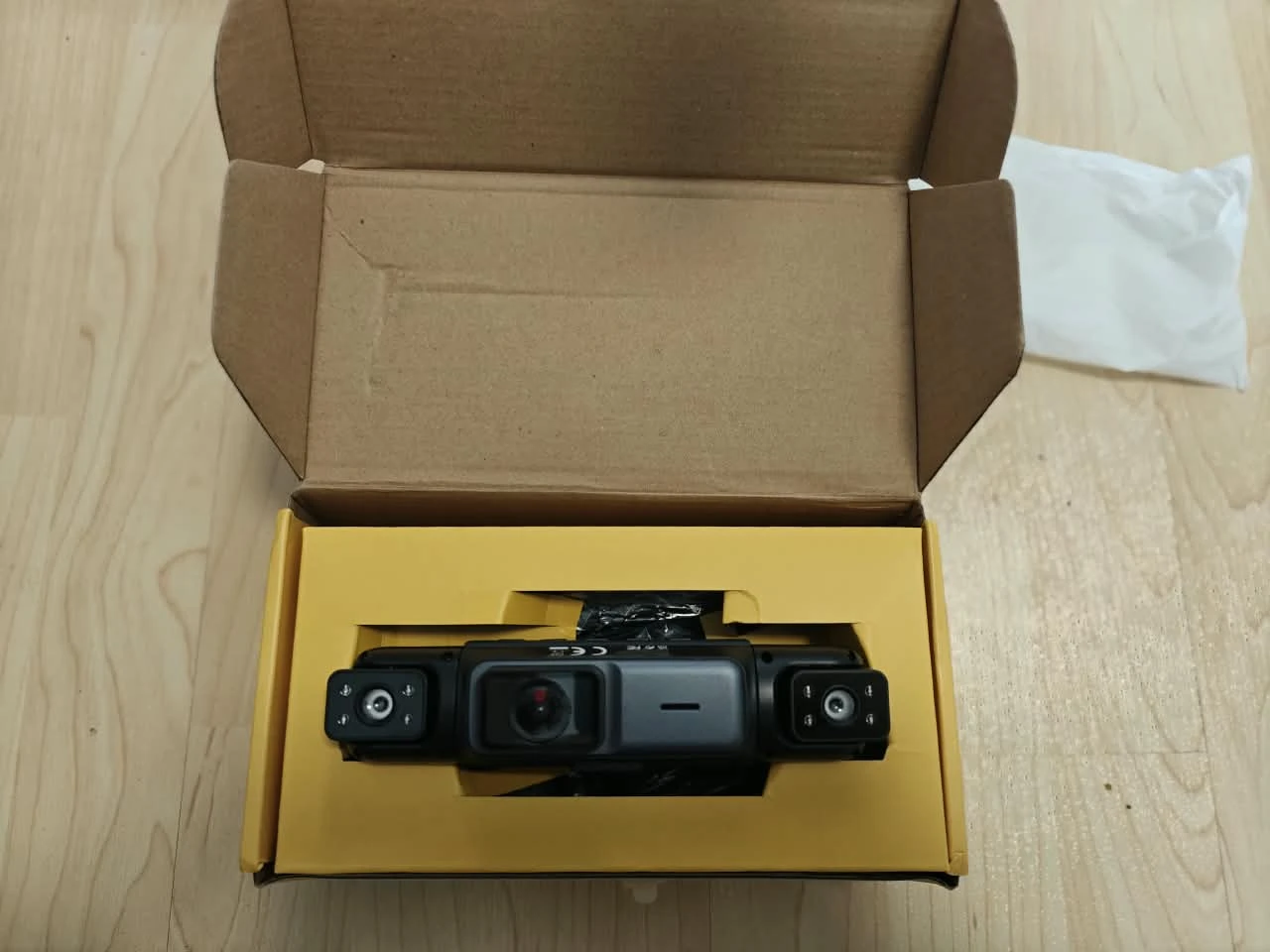 Dash cam with accessories - photo 2