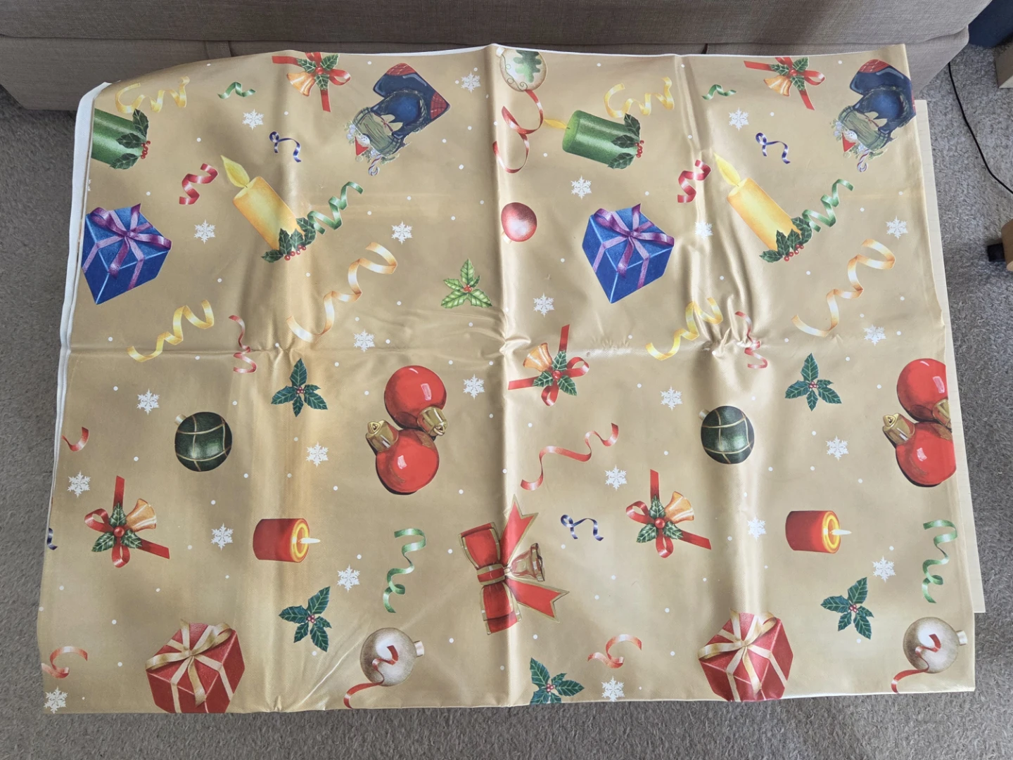 Gold Rectangular Tablecloth, Holiday-Themed - photo 3