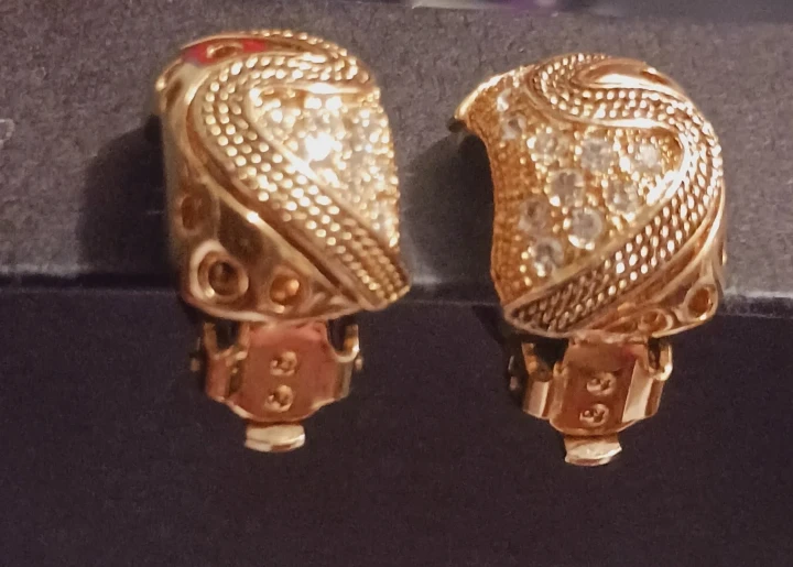 Gorgeous GRACE KELLY Gold Tone Rhinestone Clip-On Earrings - photo 3