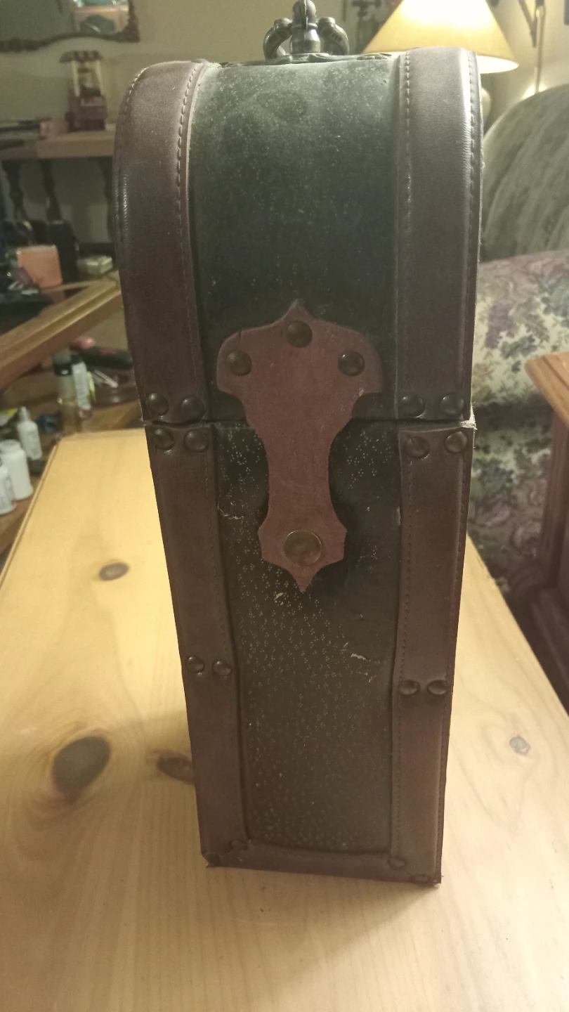 Vintage Wine Bottle Carrying Case