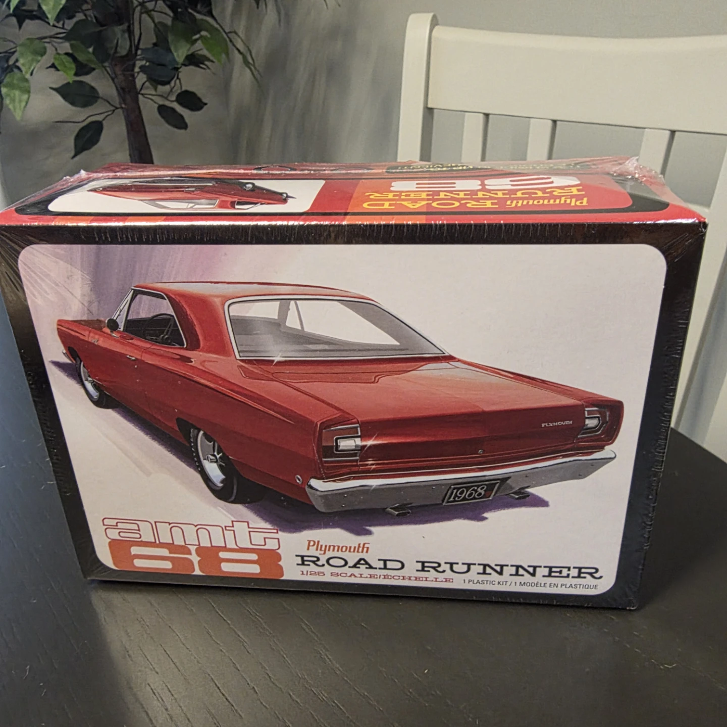 AMT 1968 Plymouth Road Runner Model Kit