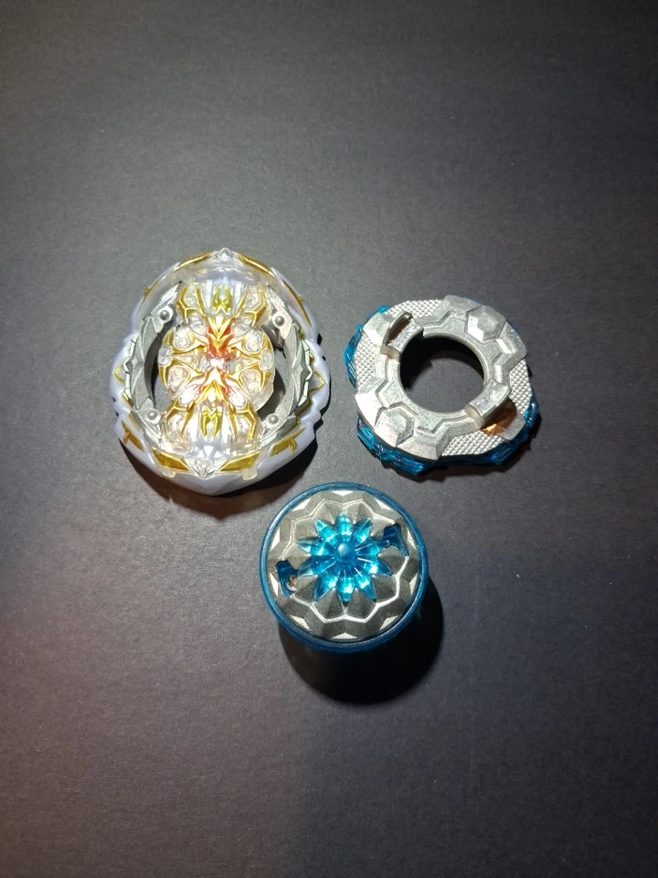 Takara Tomy Beyblade Burst Regalia Genesis - photo 2
