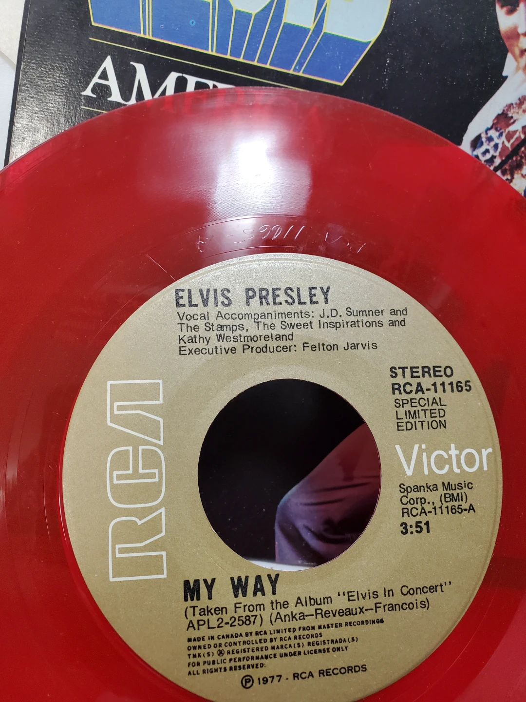 3 Elvis & 2 Beatles Vintage 45's - photo 4