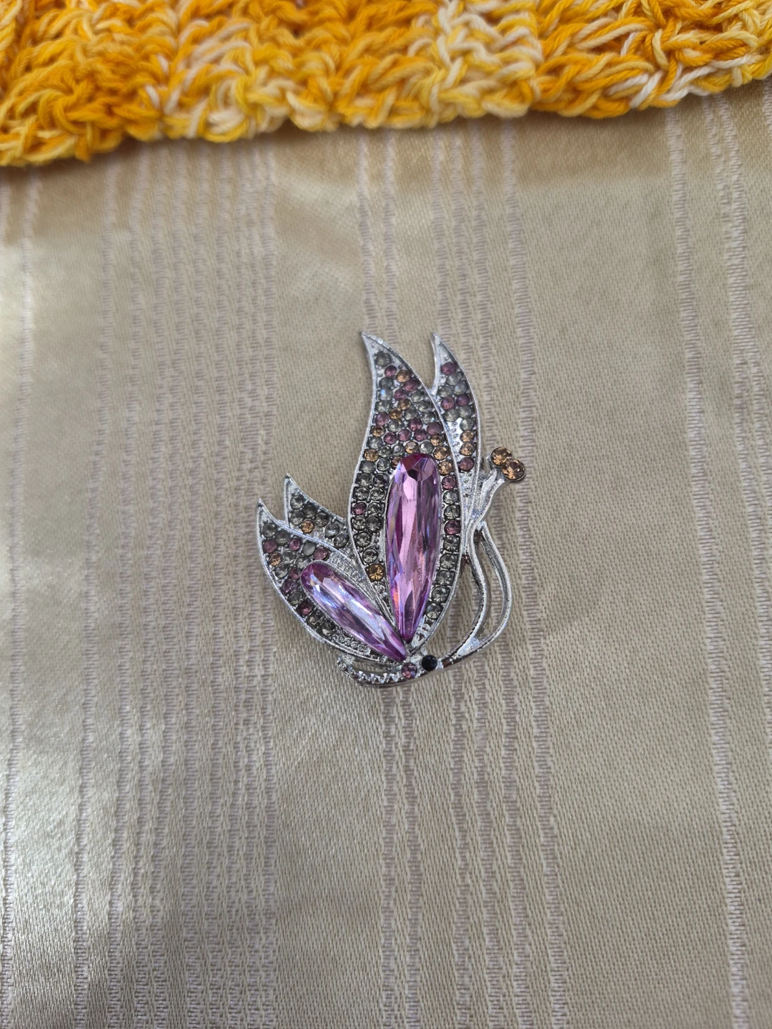 Beautiful 2" Butterfly Fashion Brooch