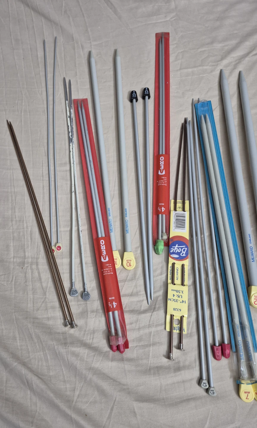 Large Collection of Vintage Knitting Needles - photo 3