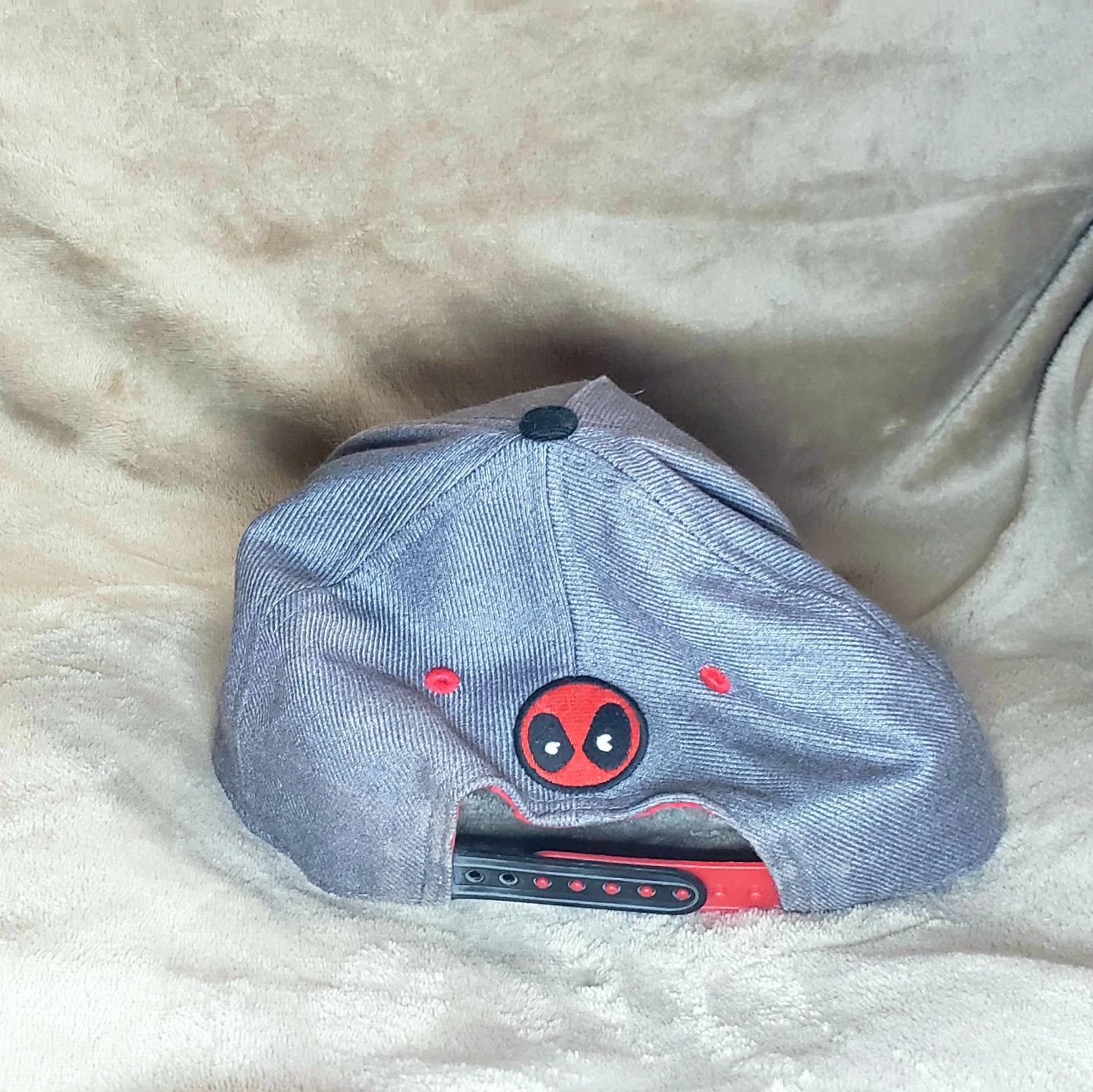 Marvel Comics Deadpool Snapback Ball Cap - photo 2