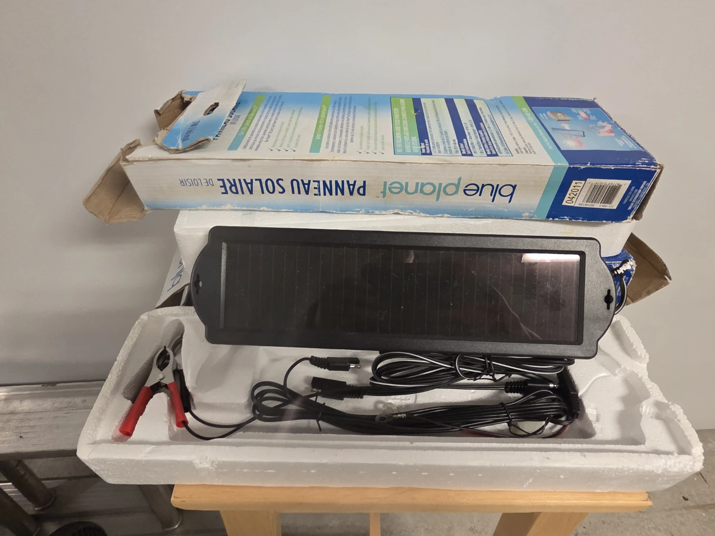 2 x Blue Planet 1W Sports Solar Power Panels one new