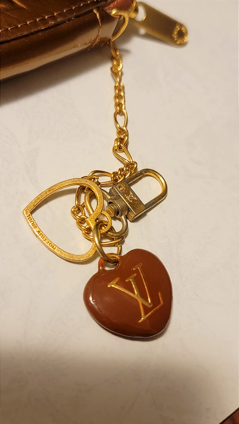 NEW LV Heart Coin Purse - photo 3