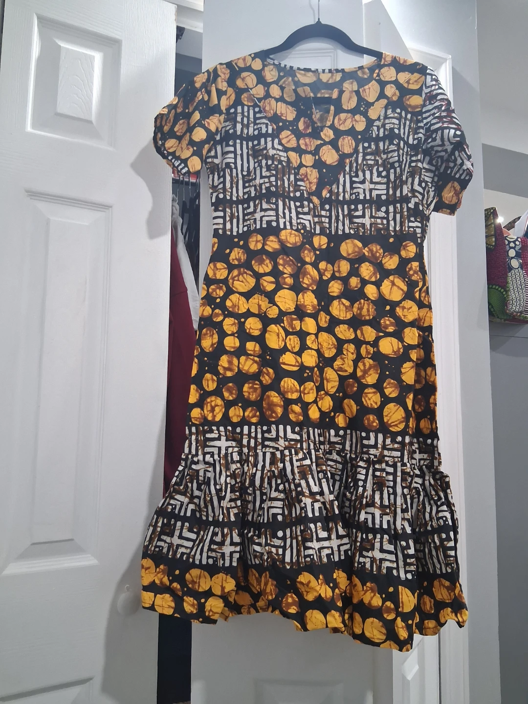 Patterned Short-Sleeve Midi Dress - photo 2