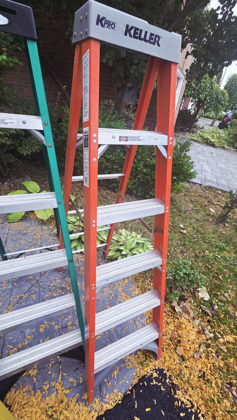 Fiberglass Stepladders - photo 4