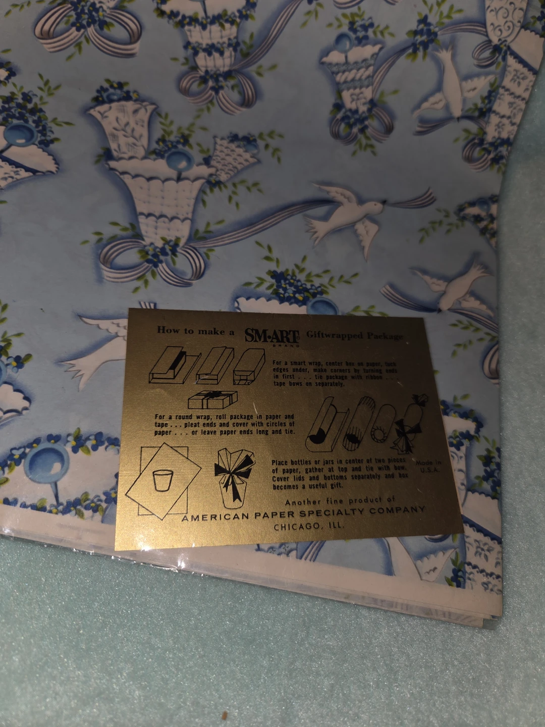 Vintage Smart Brand Gift Wrapping Paper - photo 2