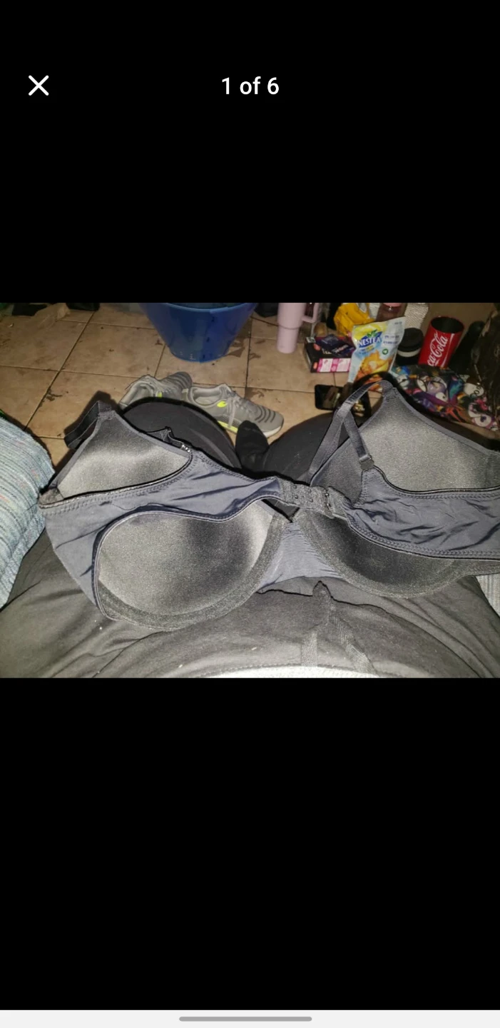 Two Medium Bras - photo 3