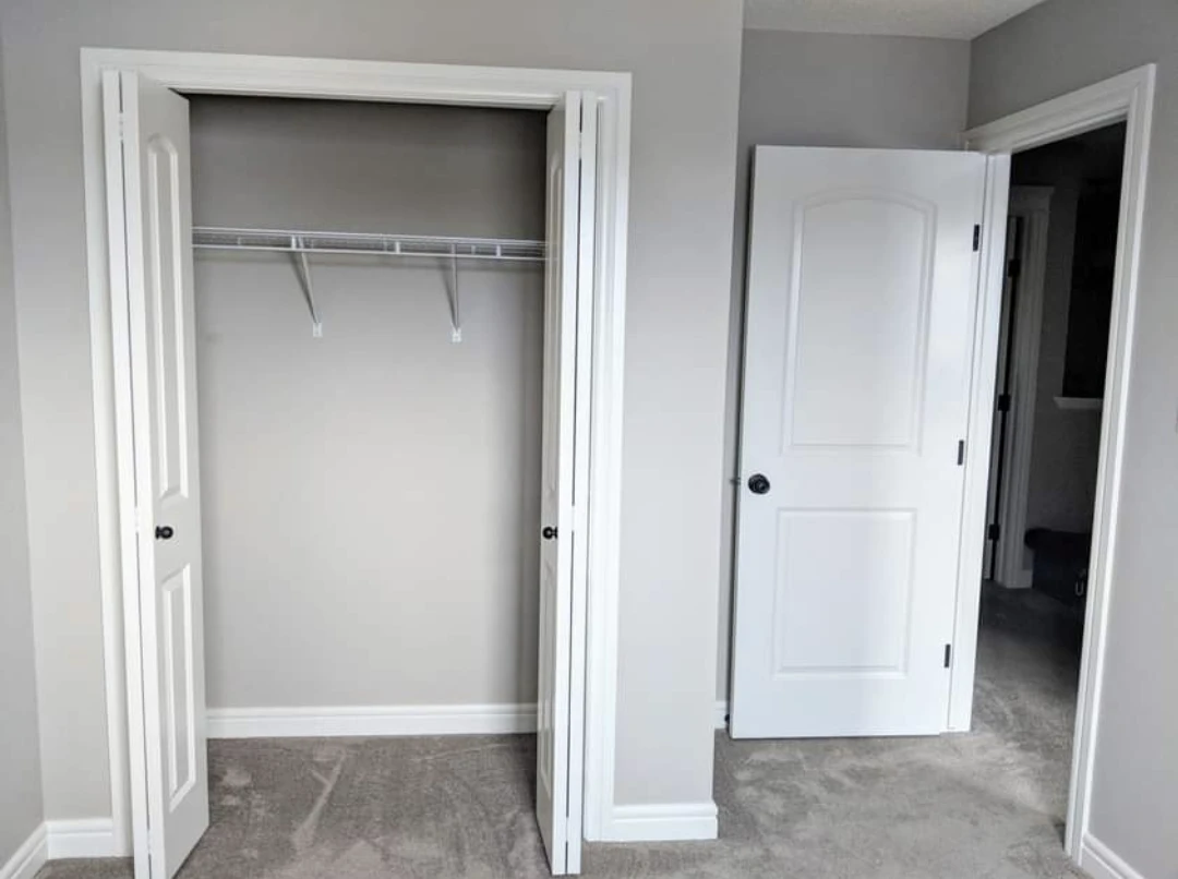 Bedroom with Private Bathroom for Rent - photo 2