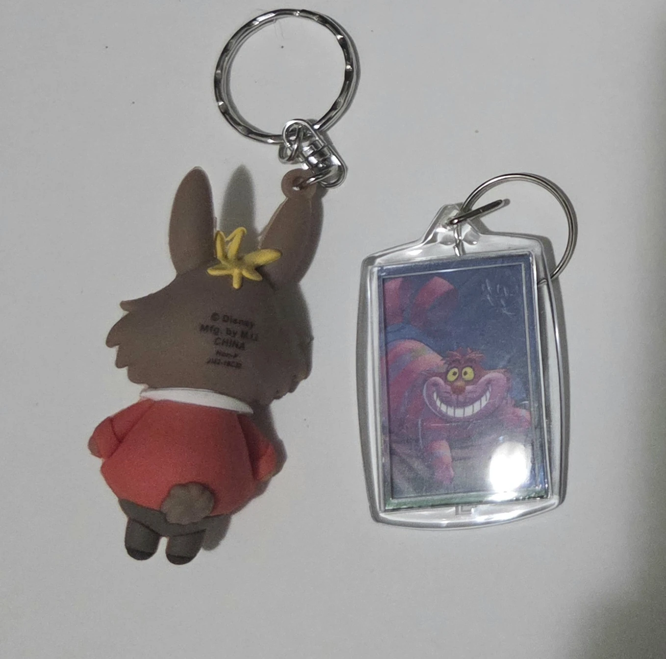 Alice in Wonderland Keychains Set - photo 2