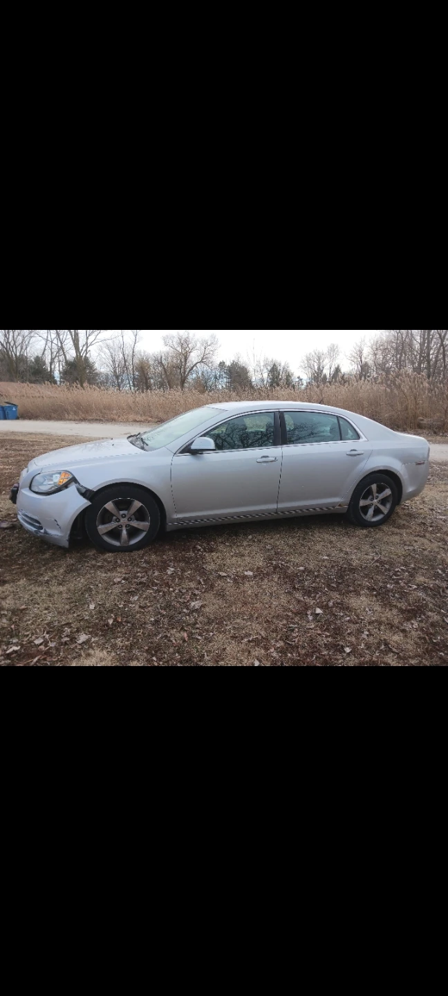 2009 Chevrolet Malibu Sedan - photo 2