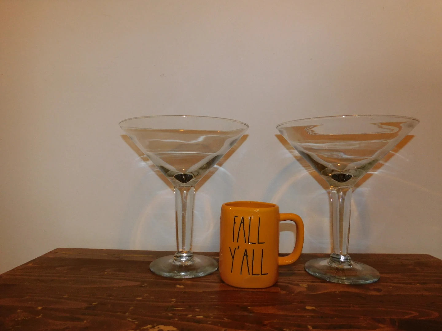 Set of two giant martini glasses - photo 2