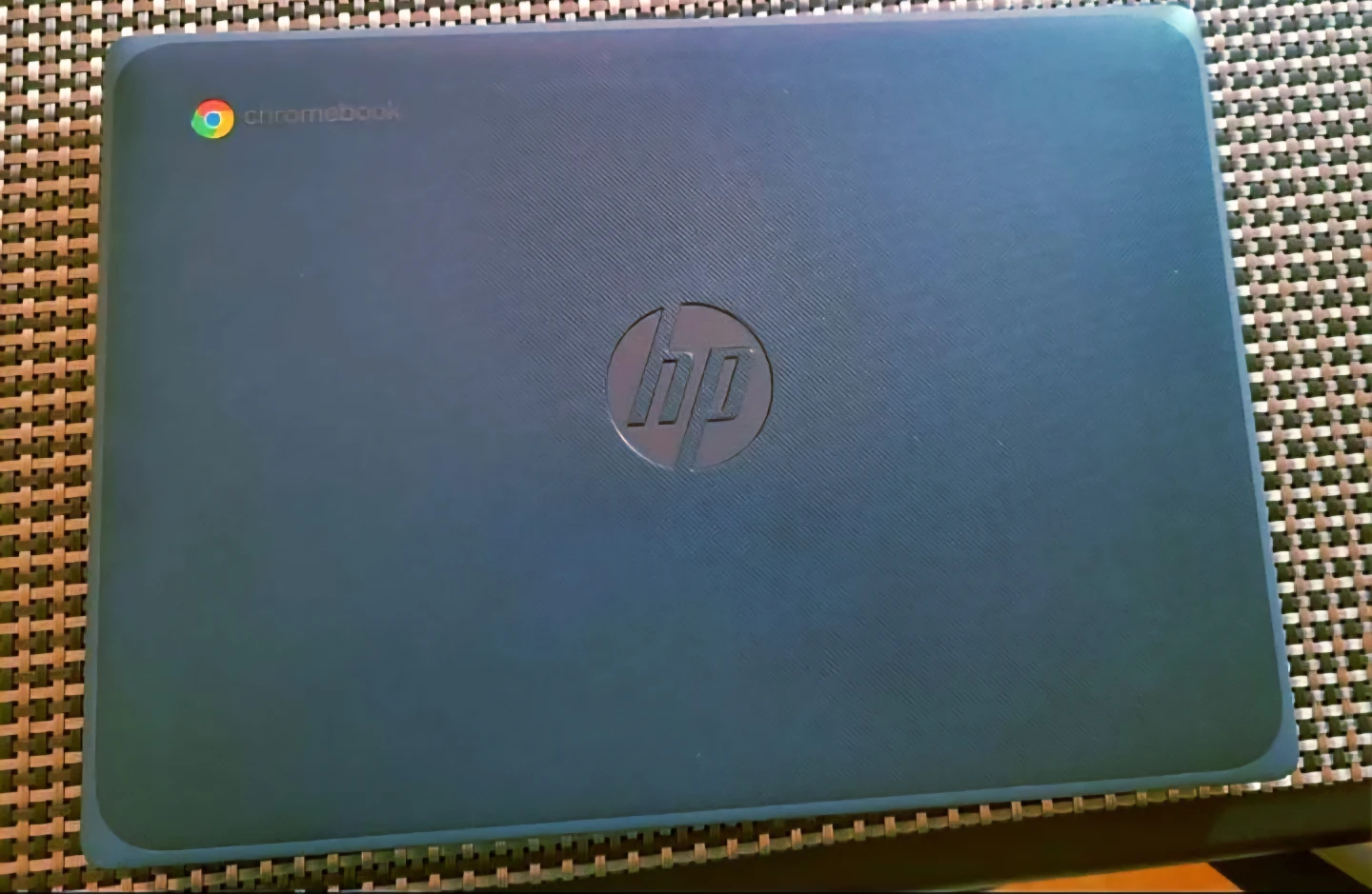 HP Chromebook G8 Education Edition + Brand New 45W Charger - photo 3