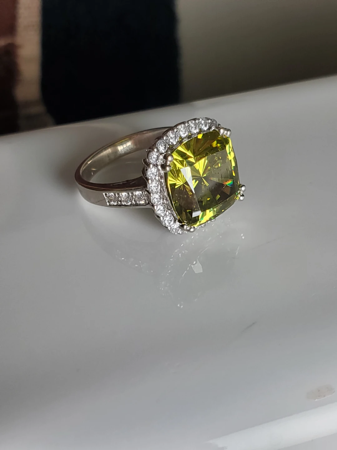 Large cushion cut peridot-style ring size 7