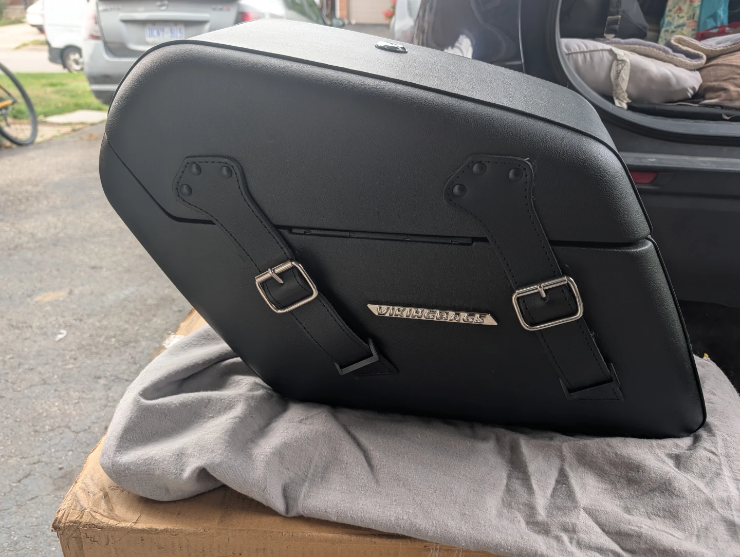 Viking hardshell leather saddlebag 38L Baldur