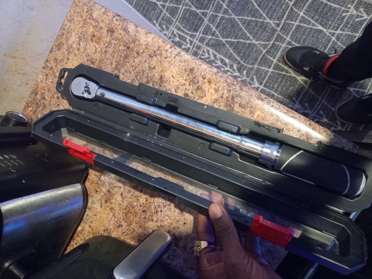 Husky 20 ft./lbs. to 100 ft./lbs. 3/8 in. Drive Torque Wrench