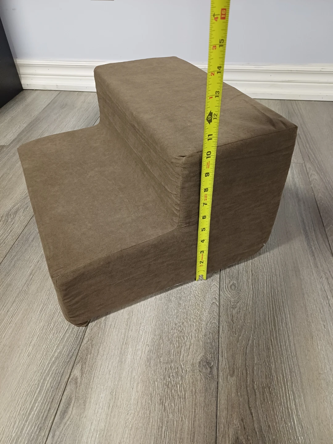Brown foam pet stairs (2 steps)
