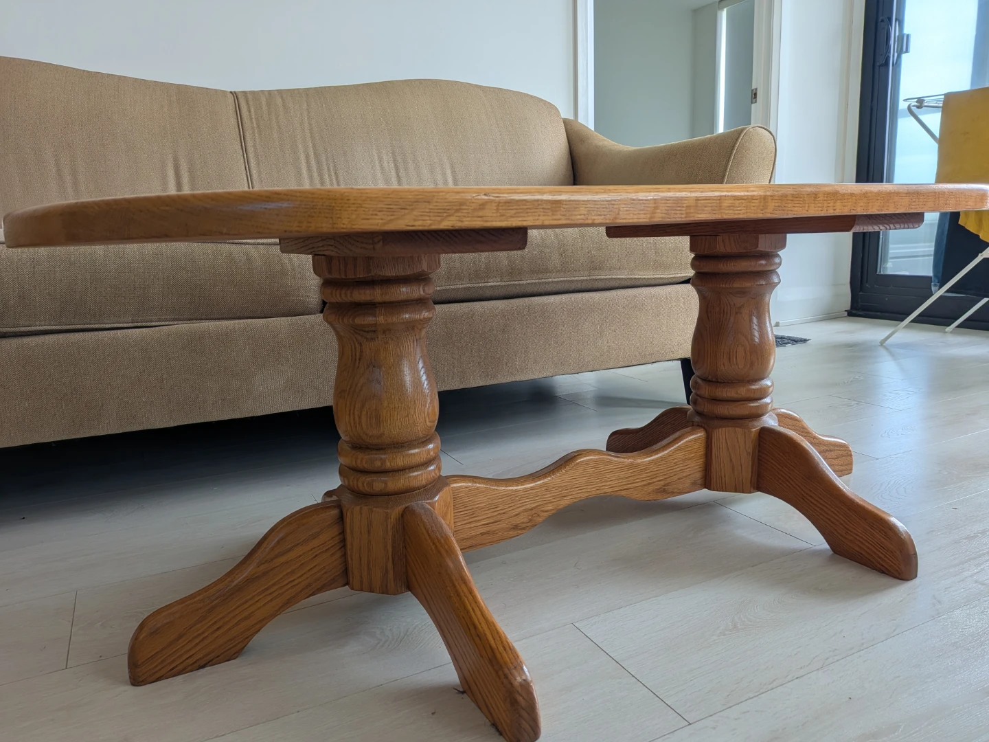 Move out sale: Oval Oak Coffee Table - photo 4