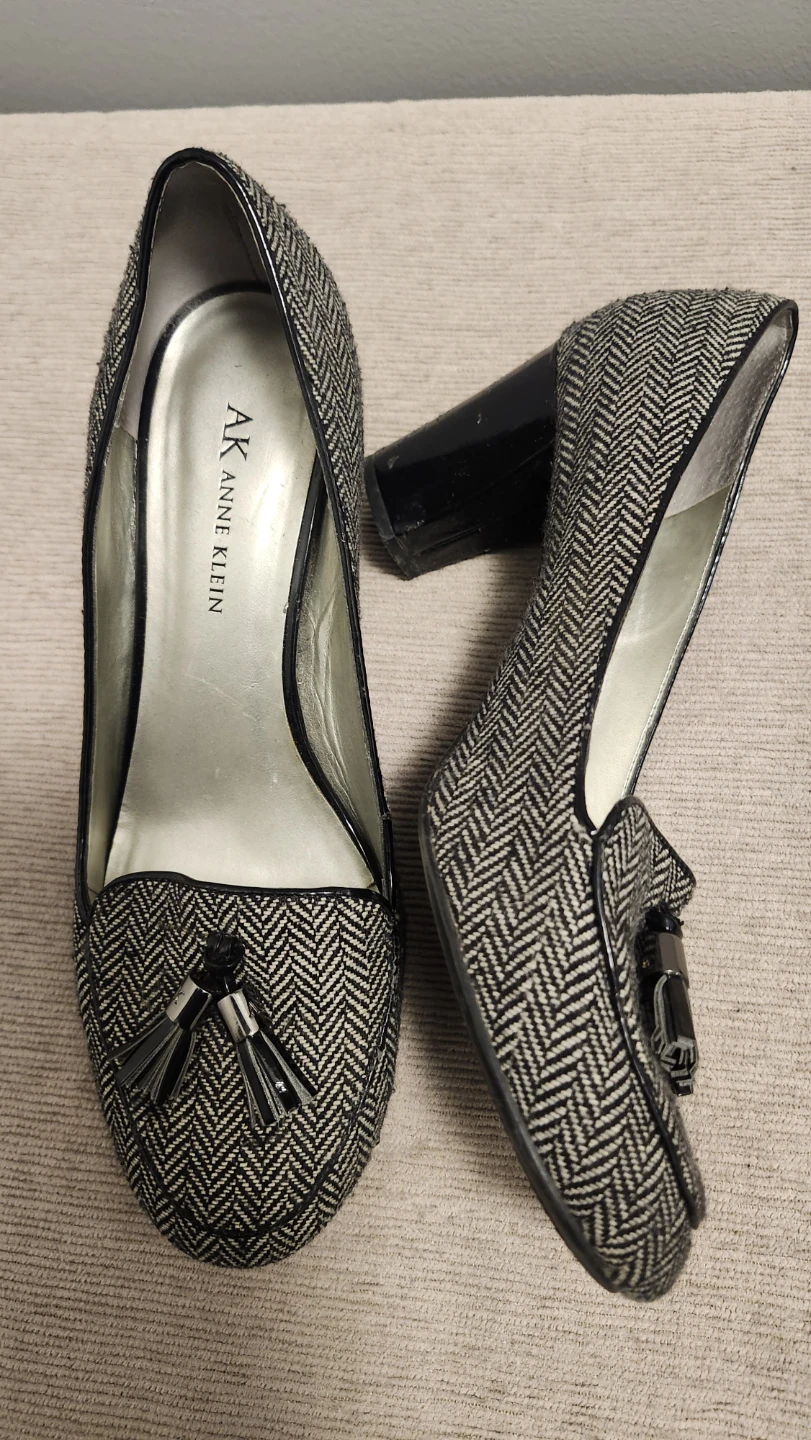 Anne Klein Herringbone Tassel Heels - photo 3
