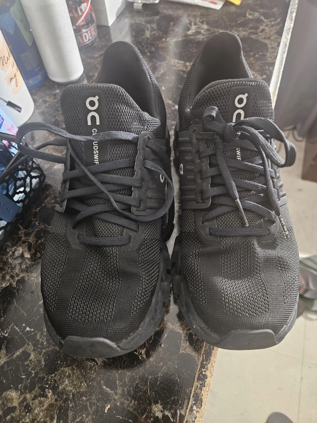 On Cloudswift Running Shoes - Black