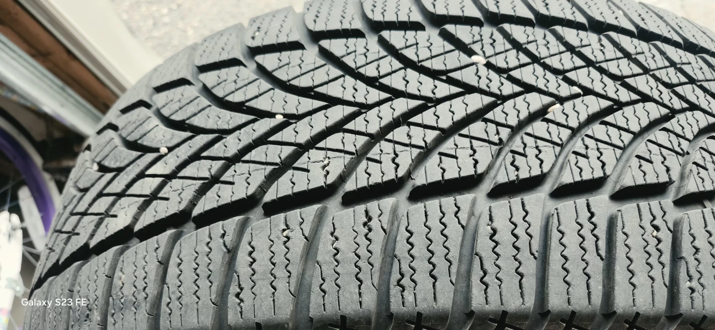 Goodyear WinterCommand Ultra Tires 225/55R18