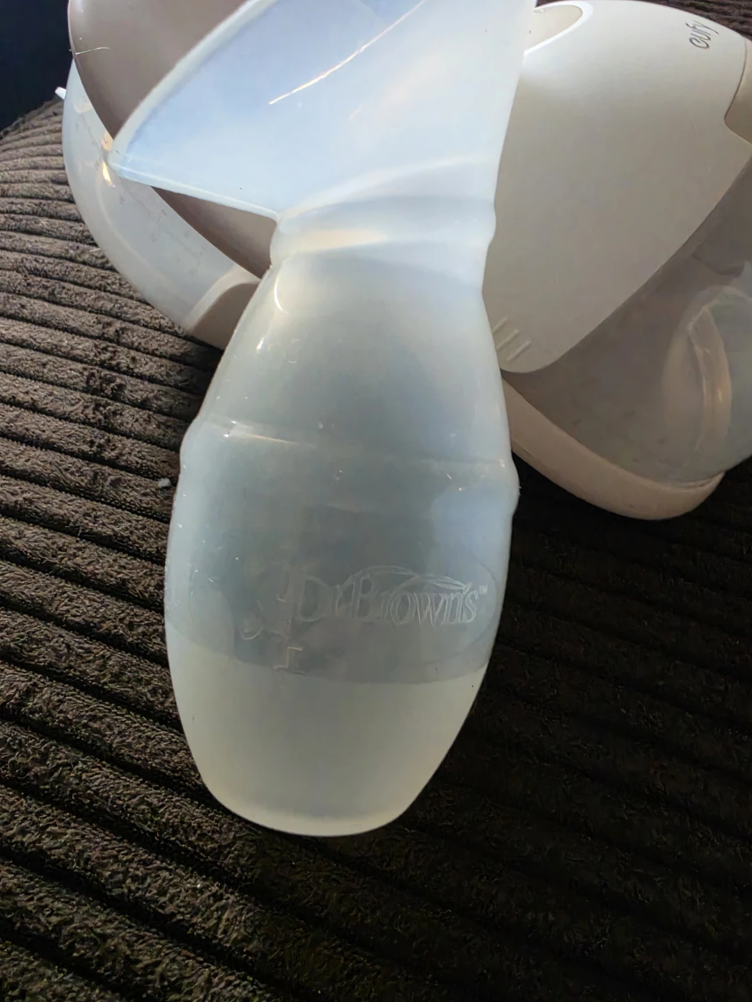 Eufy and Medela Breast Pump Collection - photo 4