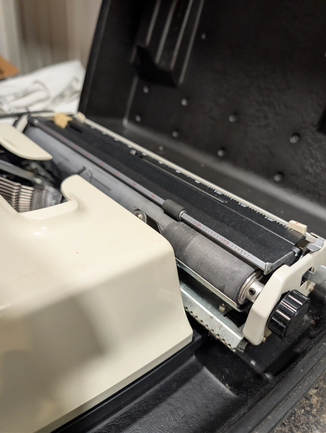 Vintage Brother Deluxe 1613 Typewriter - photo 3