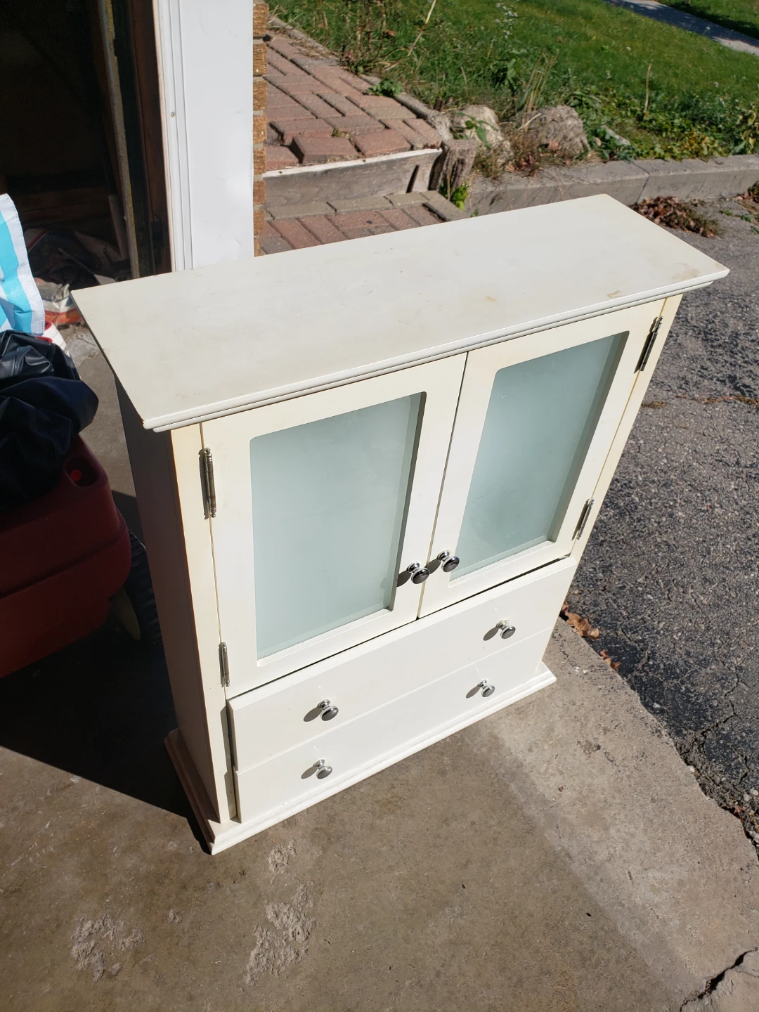 Cabinet   31x25x8