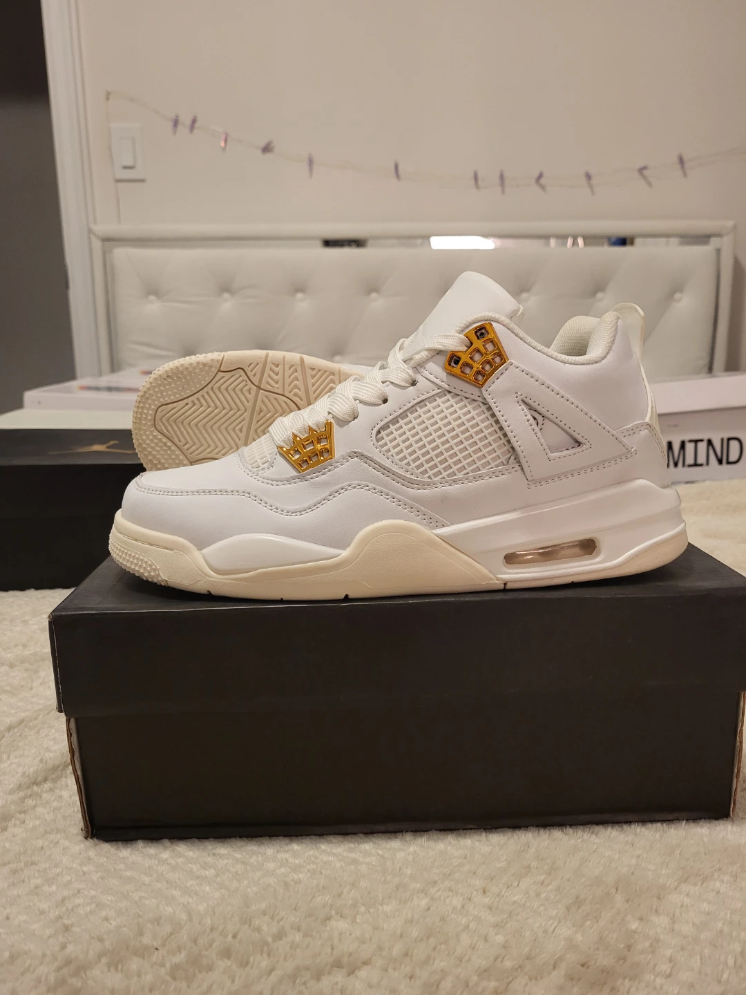 Jordan 4 Metallic Gold
